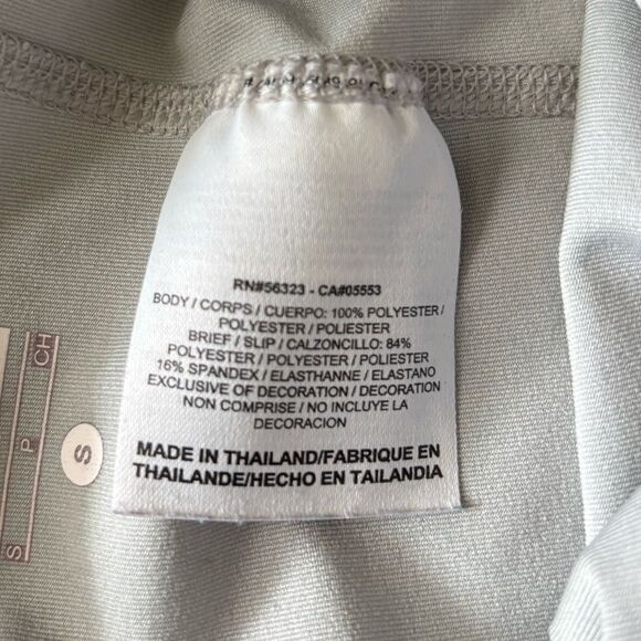 Nike Shorts Dri Fit Netted Stretchy Spandex Underneath Womens Size Small - Picture 6 of 6